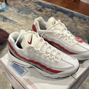 Nike Air Max 95 Essential Mens Shoes